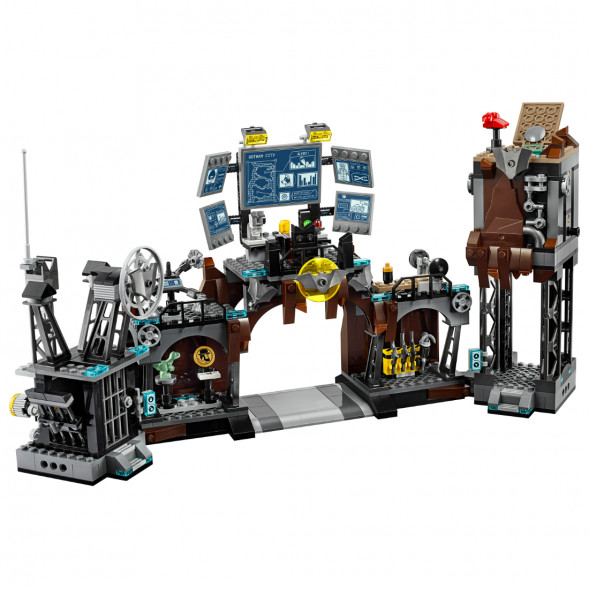 Конструктор LEGO Super Heroes 76122 Вторжение Глиноликого в бэт-пещеру в Твери