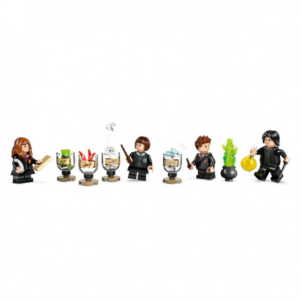 Конструктор LEGO Harry Potter 76431 Замок Хогвартс Класс зельеварения в Твери