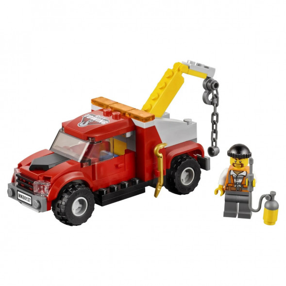 Конструктор LEGO City Police 60137 Побег на буксировщике в Твери