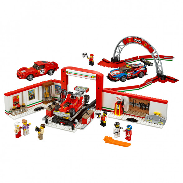 Конструктор LEGO Speed Champions 75889 Гараж Ferrari в Твери
