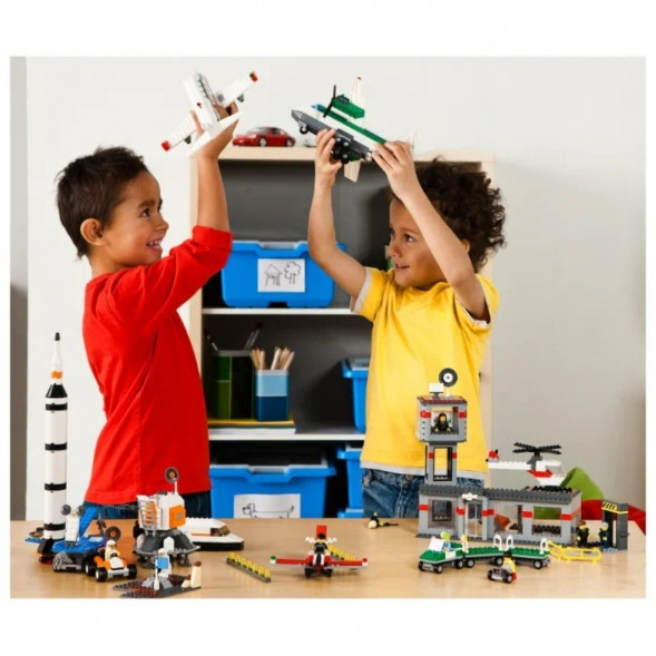Конструктор LEGO Education 9335 Космос и аэропорт  в Твери