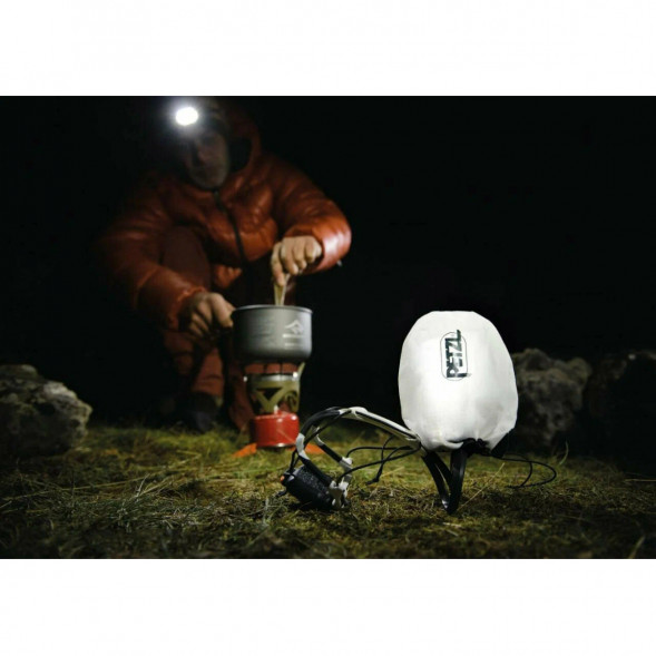 Налобный фонарь Petzl Actik Core E065AA03, 600 лм, красный в Твери